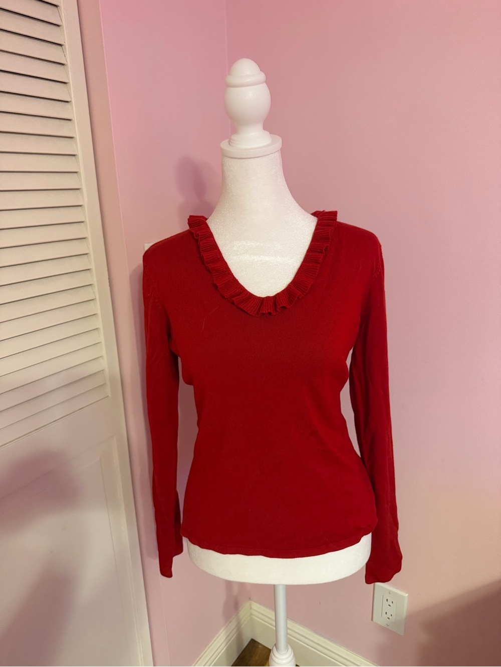 Worthington Ruffle Neck Sweater in Red Size Medium Like New